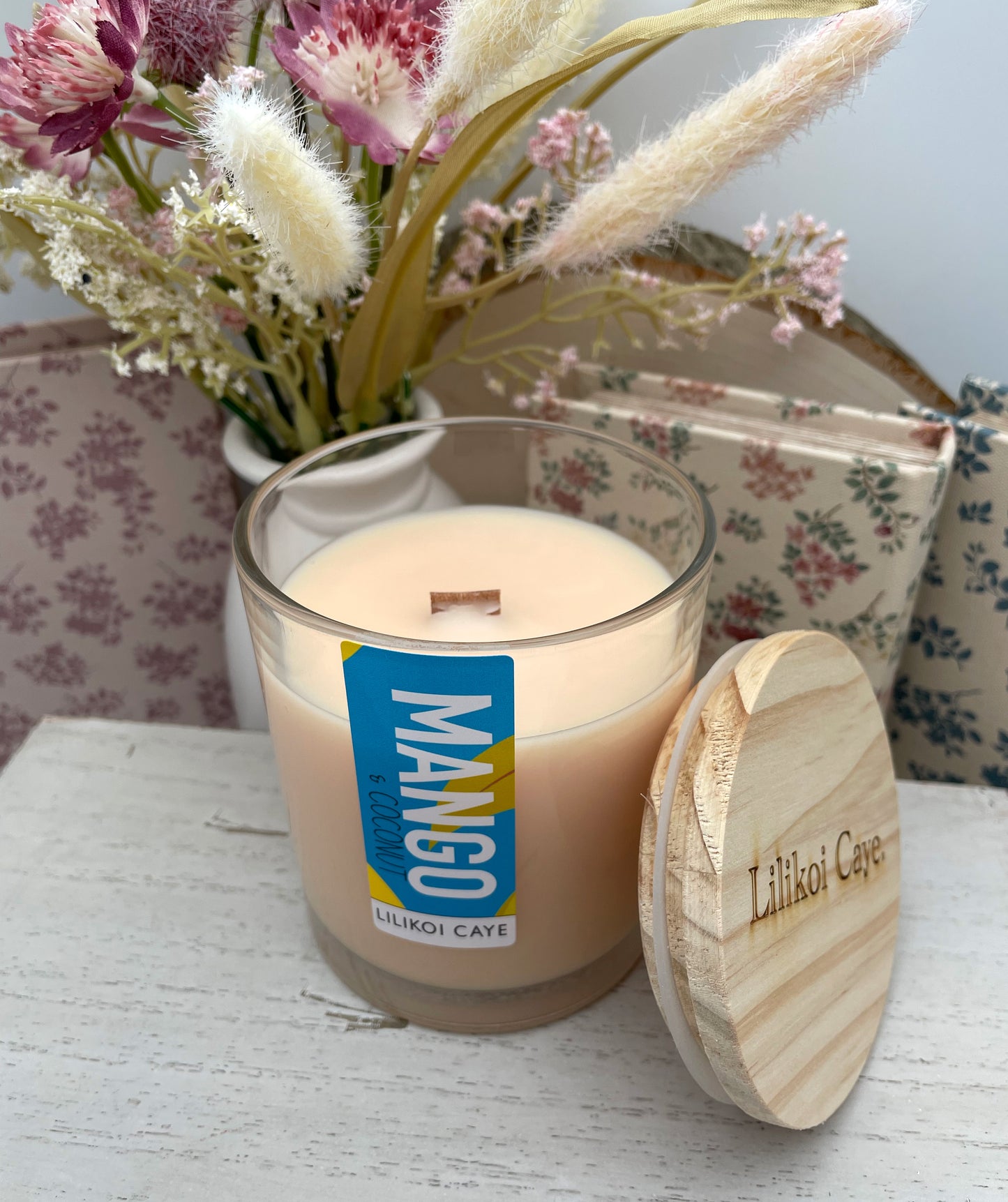 Mango & Coconut Scented Candle